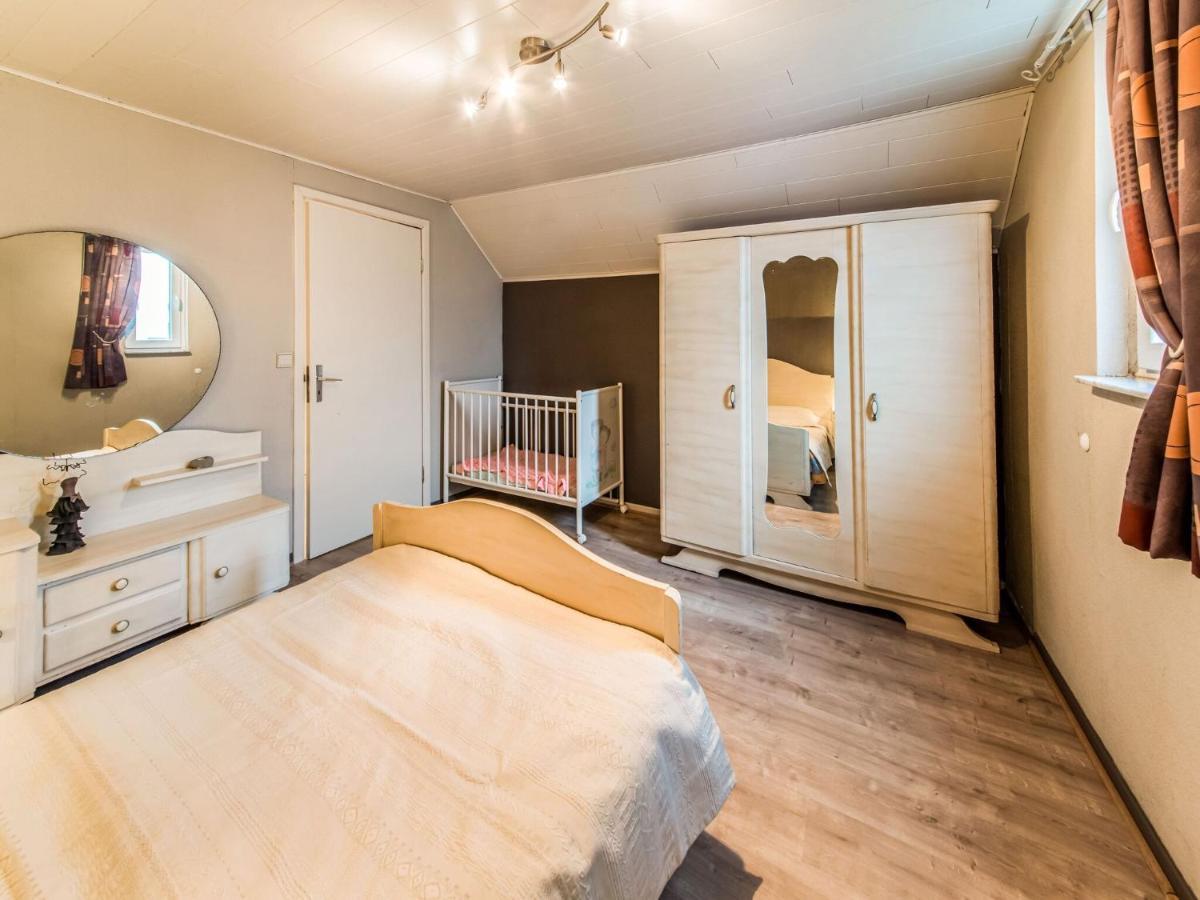 Modern Holiday Home In Lavacherie Sainte-Ode Экстерьер фото